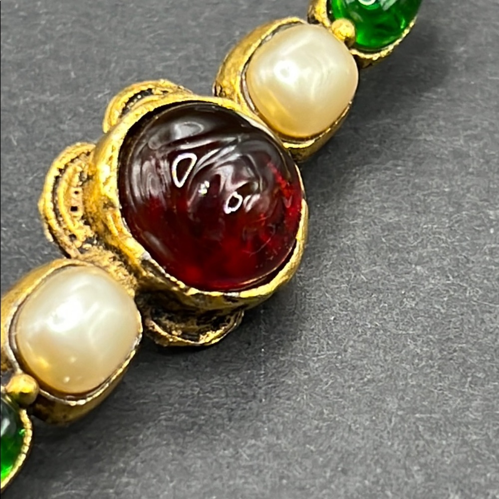 RARE COLOR Chanel 1985 gripoix glass brooch - Picture 2 of 11